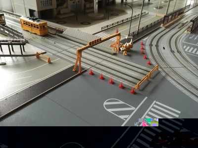 toydio_ud-construction02.jpg (213.35 KiB) 23439 mal betrachtet ...Beton und Grünzeug sind für die Baulücke geplant...