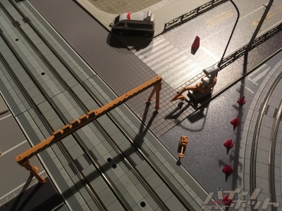 toydio_ud-construction04.jpg (312.8 KiB) 23206 mal betrachtet Kurz vorm Feierabend (man beachte den "Sonnenstand") noch kontrolliert von Omawari-san