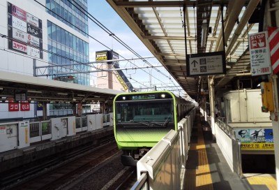 235 er der Yamanote Einfahrt in Ikebukuro.JPG