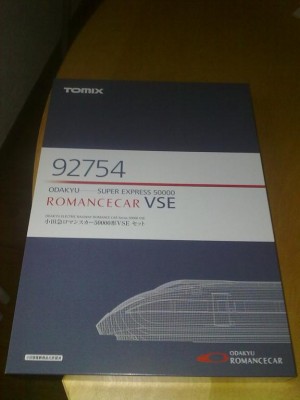 Tomix_Odakyu_Box.jpg (33.25 KiB) 15917 mal betrachtet Schon die Verpackung verspricht einen High Tech Zug
